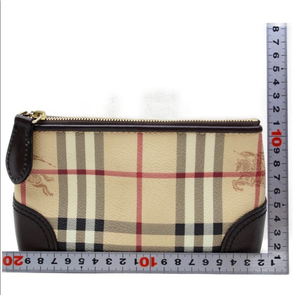 ‼️SOLD‼️❄️☃️💯Auth Burberry Cosmetic - Picture 2 of 9